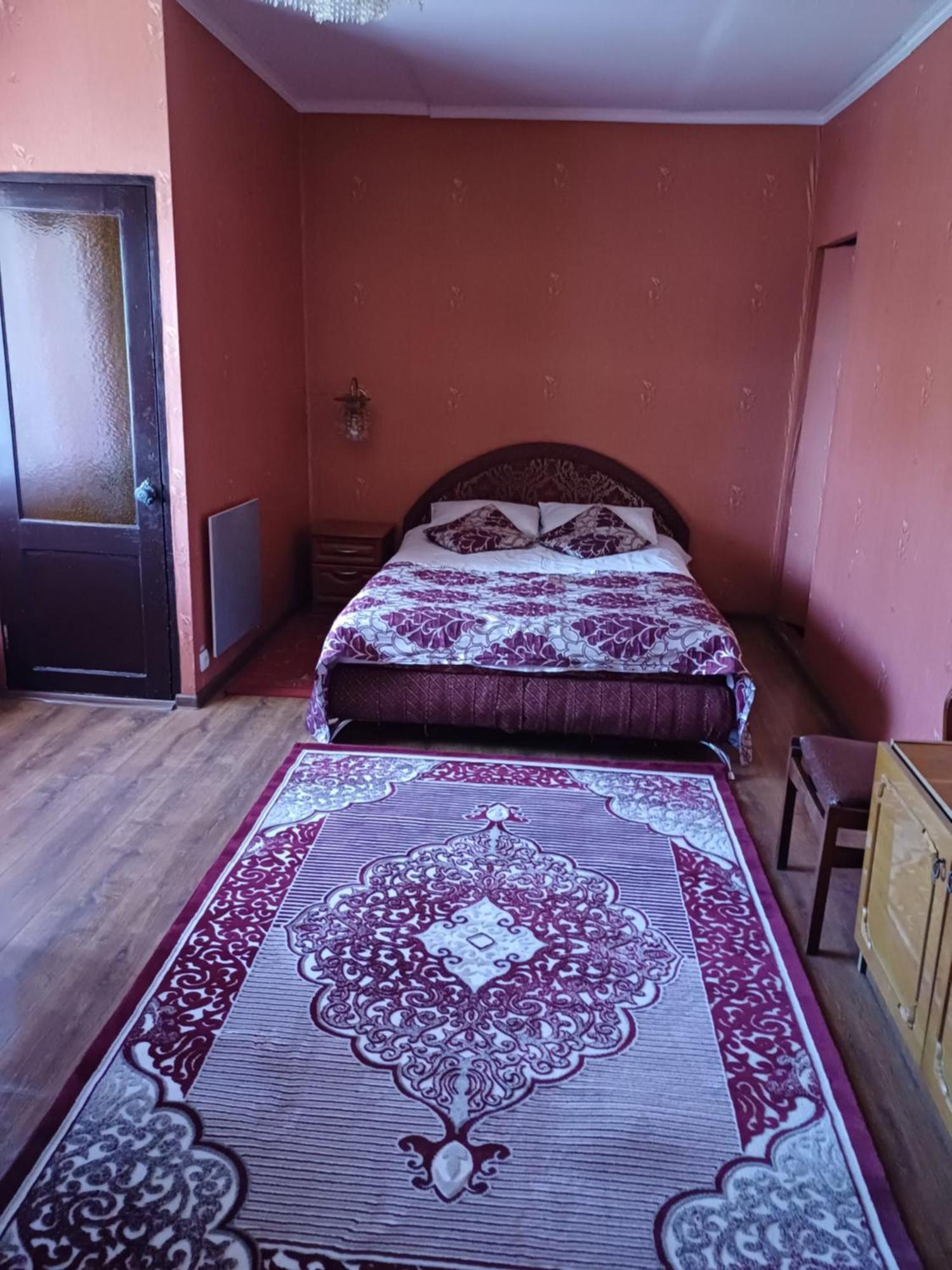 Hotel Gostynnyi Dvir Sharhorod Exterior photo